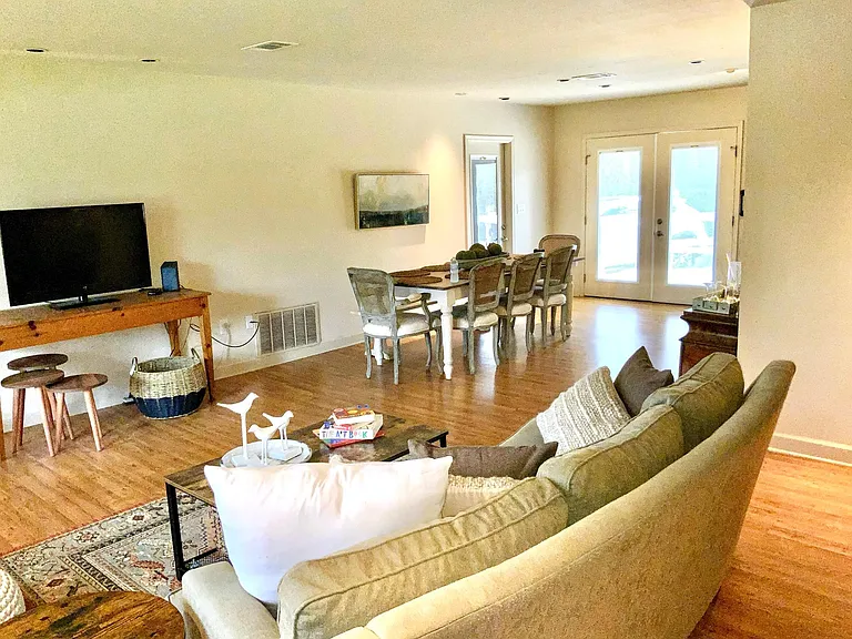 303 Interbay Ave — Photo 13