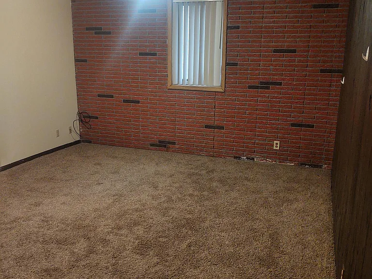 1724 W Arlington St — Photo 12