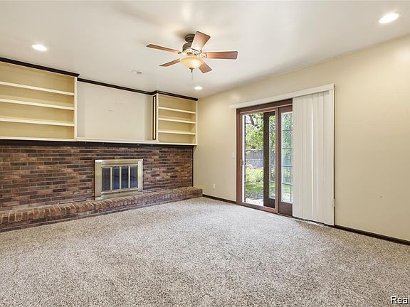 2nd image of 29305 Bon Mar Dr