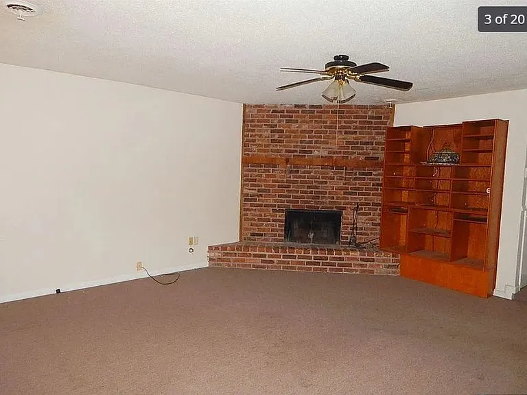 1111 Club View Dr NW — Photo 3