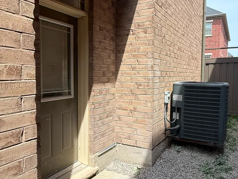 2 Chesney Cres #B — Photo 16