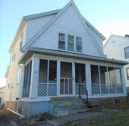 2nd image of 160 E Beechwood Ave