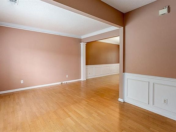 5th image of 2275 Wickingham Dr NE