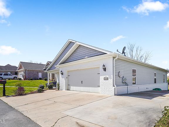 3rd image of 599 Sweetgrass Ln