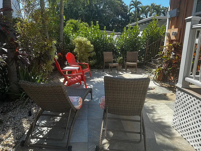 323 NE 7th Ave #B — Photo 16