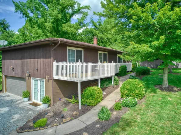 485 E Clayton Rd, Carbondale, IL 62901