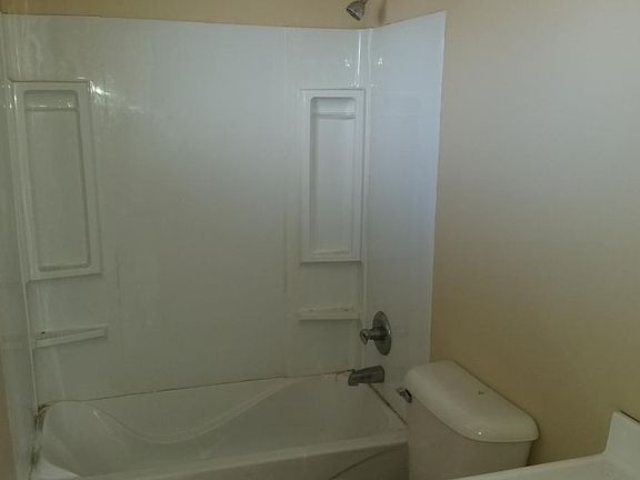 3rd image of 209 West Pl