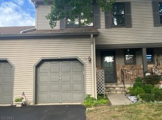 16 Manor Dr, Princeton, NJ 08540