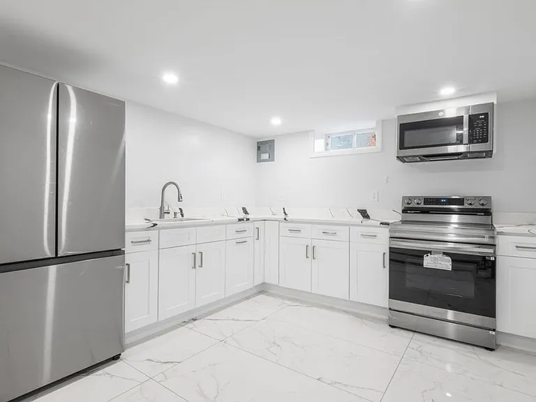 77 Alexander Ave — Photo 5