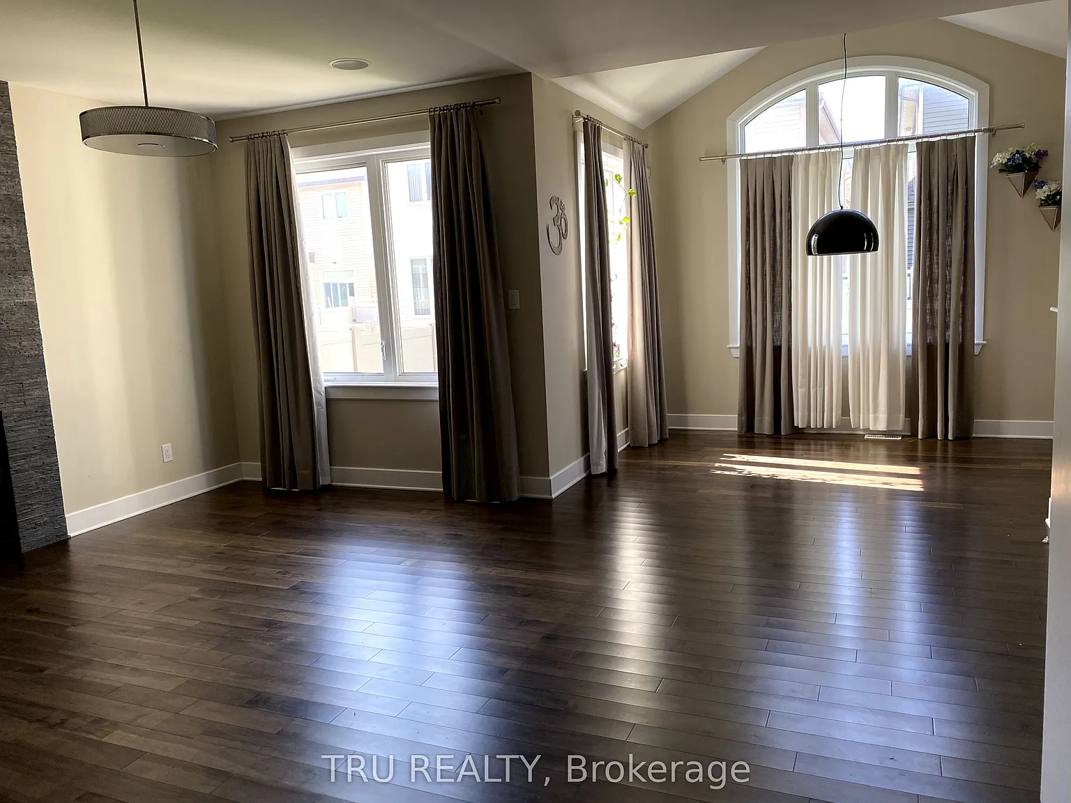 4 bed, $3,475 — Photo 4