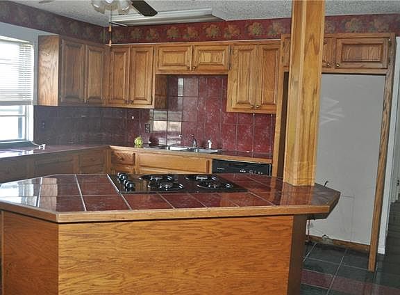 3rd image of 5149 Questa Dr