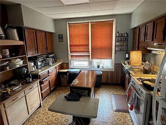 3rd image of 35 Bellwood Ave