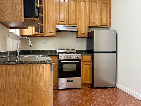 2nd image of 1255 Grove St APT 203