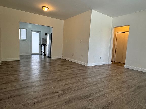2nd image of 105 S Shore Dr APT 2