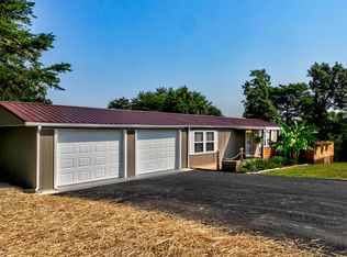 227 Midway Cir, Jacksboro, TN 37757