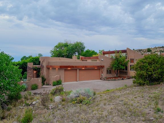 4th image of 24 Sandia Heights Dr NE