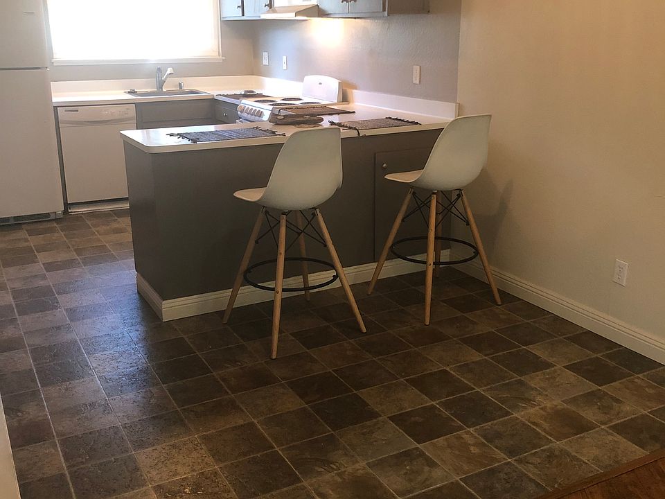 Dining Area and Bar