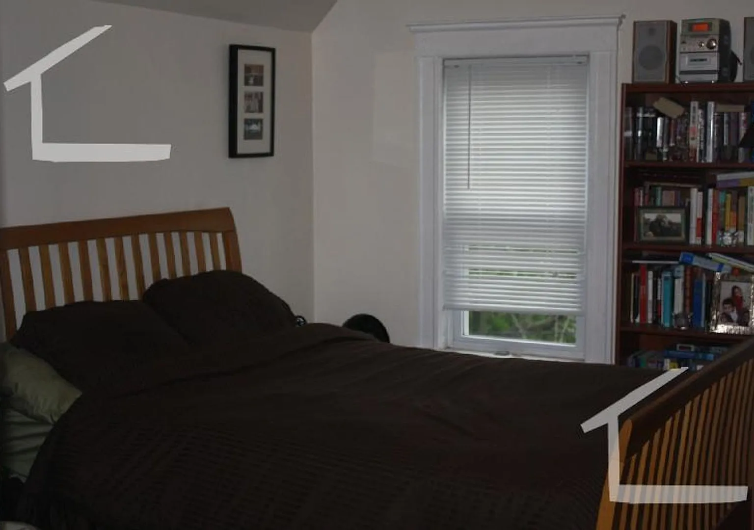 Nicely renovated 3 bed near Oak Square in Brighton. — Photo 2