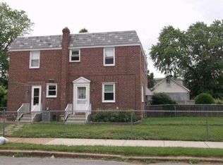 8017 Large St, Philadelphia, PA 19152