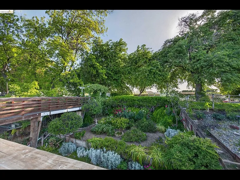 5014 Sandmound Blvd — Photo 25