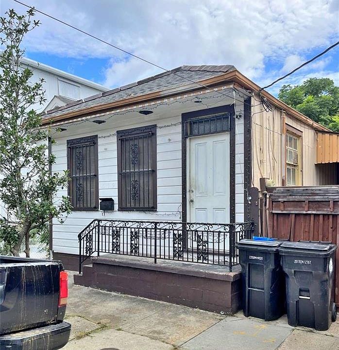 1st image of 819 9th St
