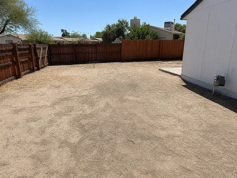 1815 W Holland Dr — Photo 7