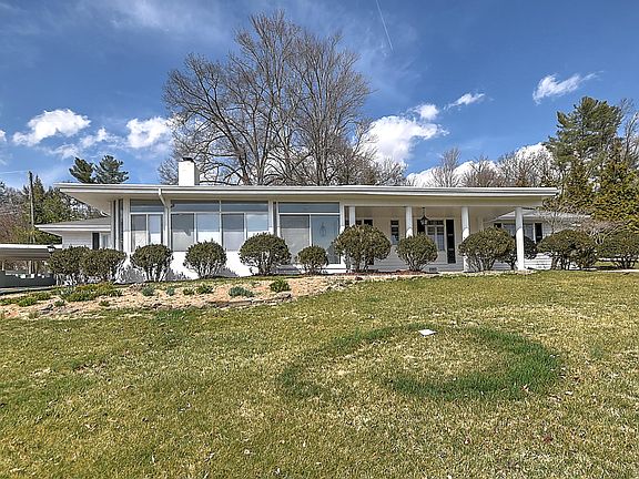 2nd image of 502 Valley Dr