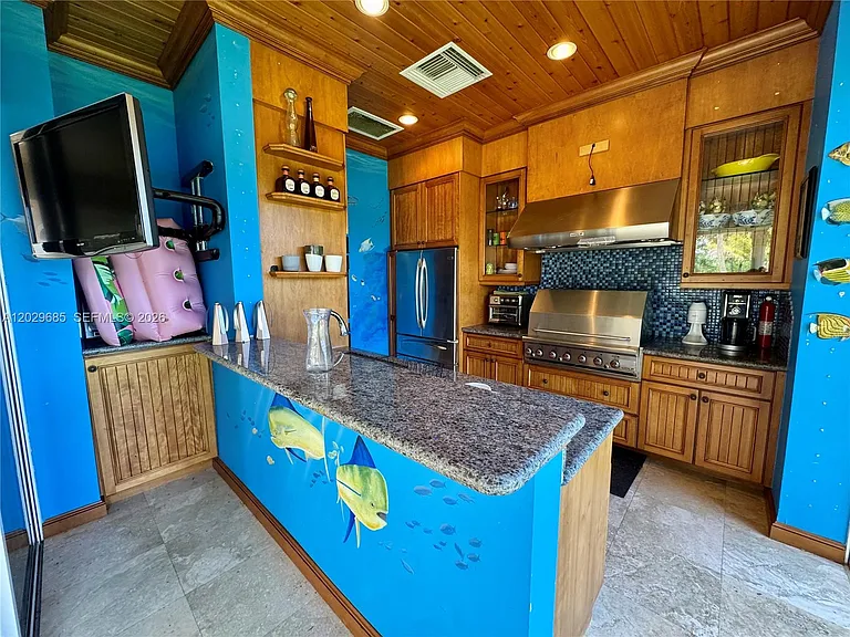 10445 Canterbury Ct — Photo 85