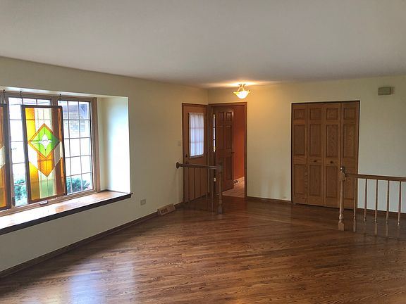 3rd image of 17622 Redwood Ln