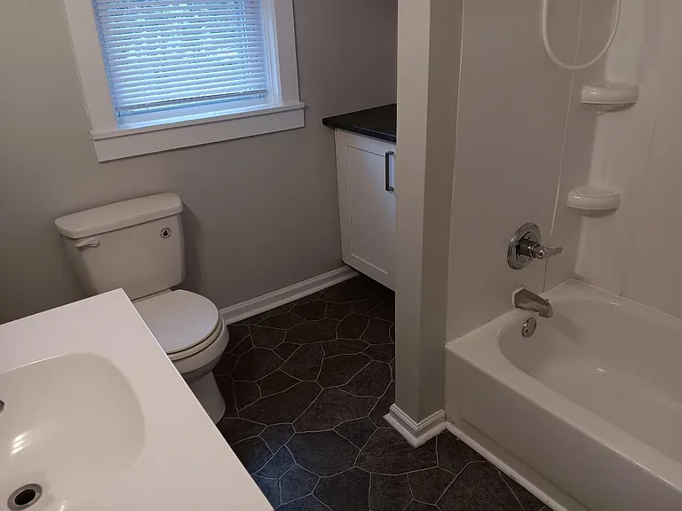 1609 Chapman Ave SW #U — Photo 5