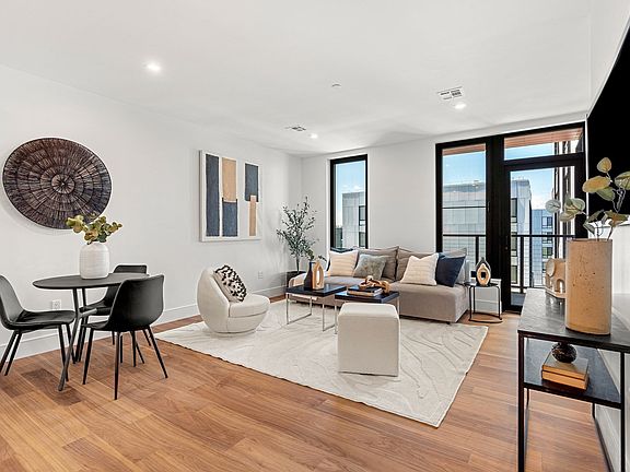 4th image of 1515 Commonwealth Ave #515