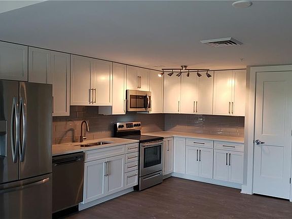 2nd image of 205 Lakeshore Dr #505