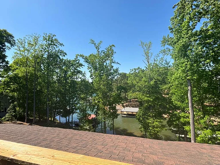 256 Greenbay Rd — Photo 13