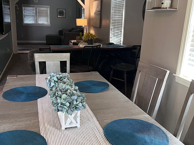 221 Blackstone Dr — Photo 6