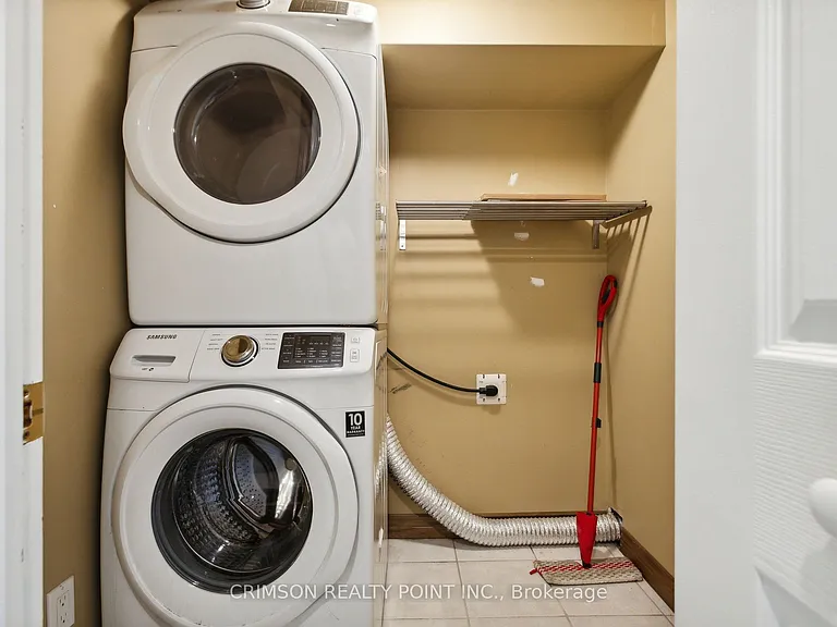 111 Grey St #105 — Photo 36