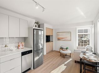 4201 Tyndall Ave #2304, Saanich, BC V8N3R9
