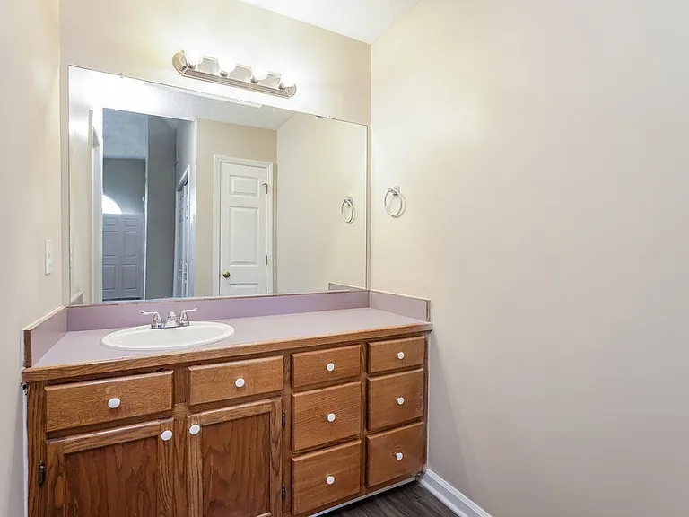 2110 Arden Pl — Photo 11