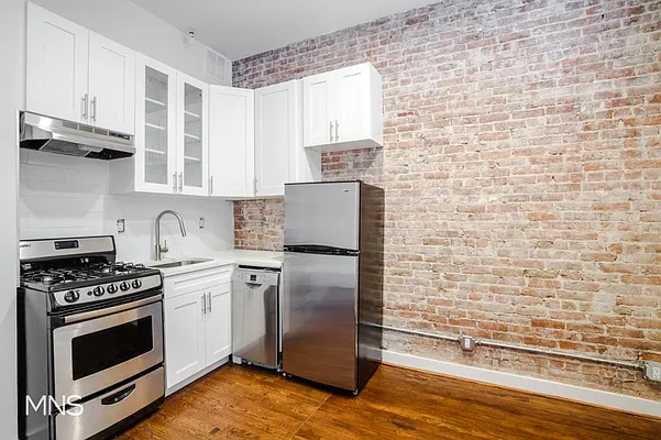 Rented by MNS Marketing | media 30