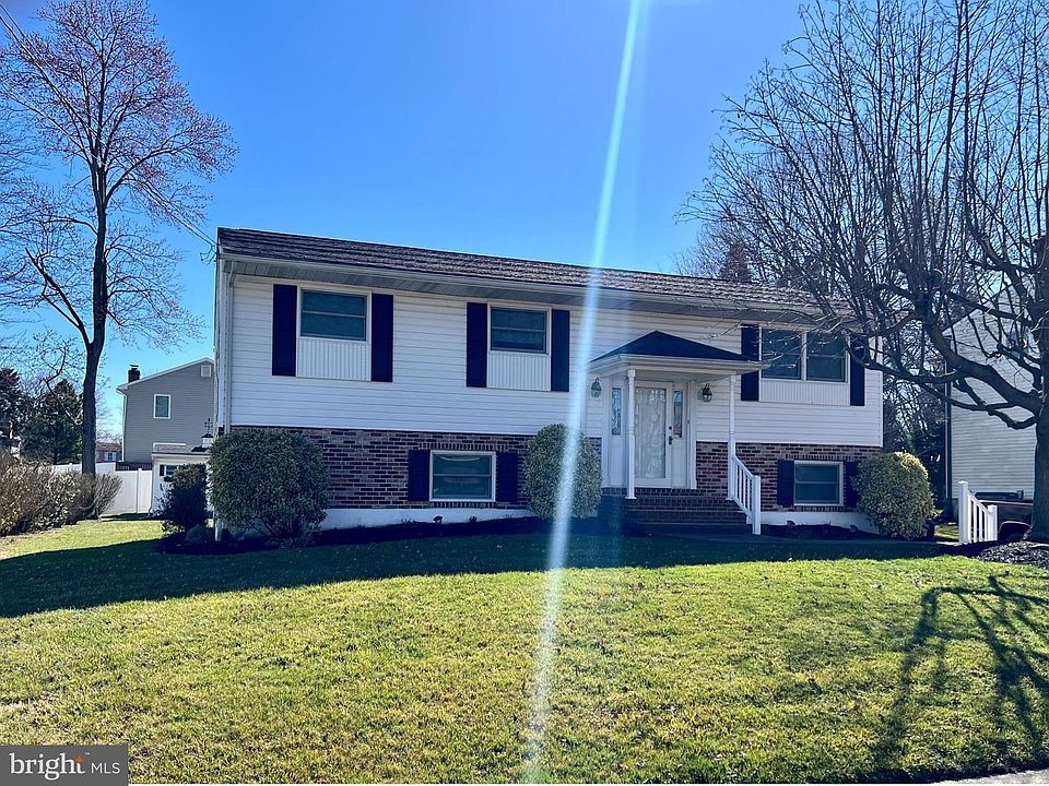 1st image of 111 Elm Ave