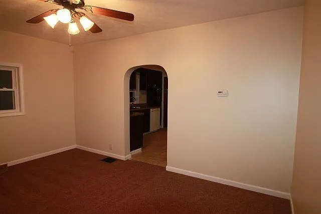 2867 Wilson St — Photo 2