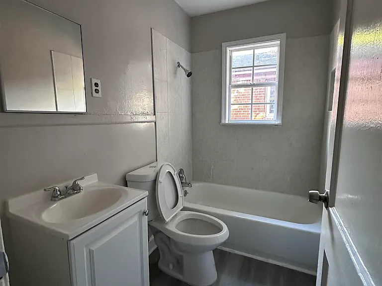 2295 Dexter Ave — Photo 5