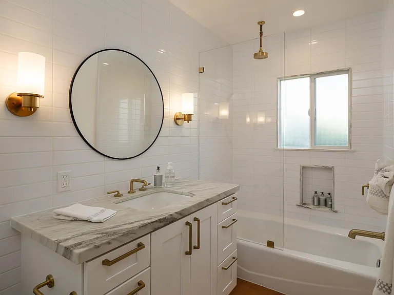 2325 Montrose Ave #A — Photo 18