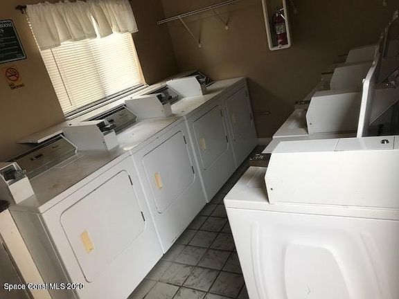 5th image of 3550 Sable Palm Ln Unit I