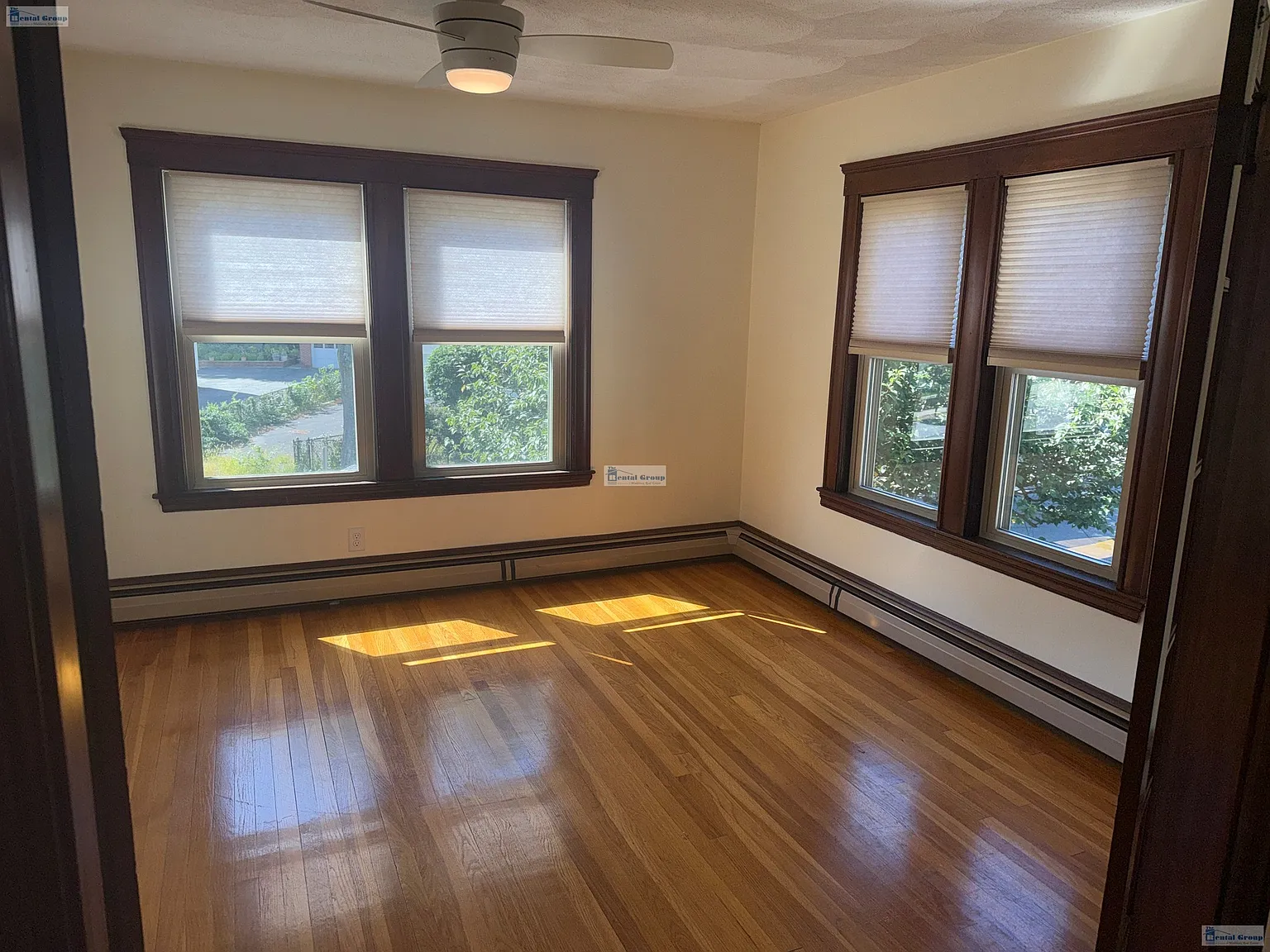 3 bed, 1.0 bath, 1275 sqft, $3,500 — Photo 3