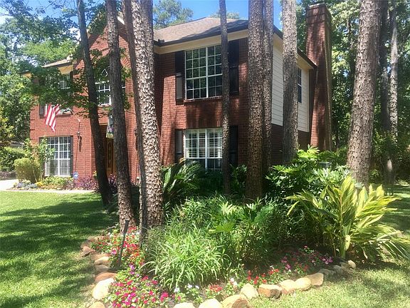 Gorgeous landscaping. Sprinkler system for easy lawn maintenance.