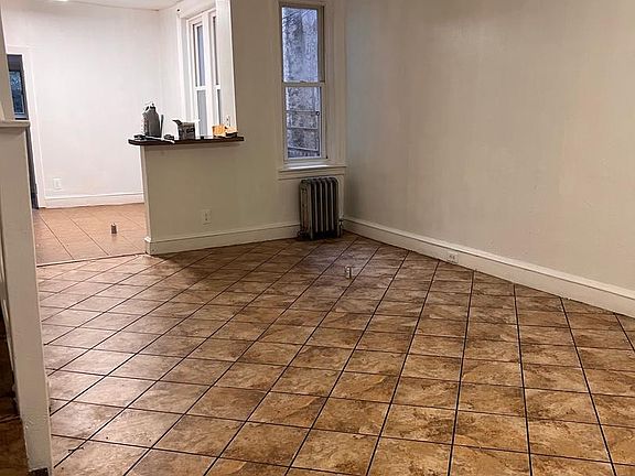 5th image of 4148 N Franklin St