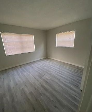 4th image of 3880 Woodside Dr #1C