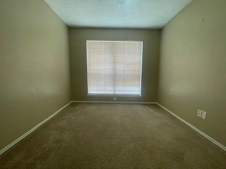 1226 W Hudgins St — Photo 26