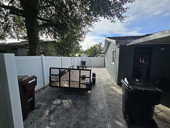 3rd image of 6337 Lido Ct