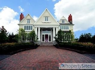 616 Chase Ln, Bloomfield Hills, MI 48304